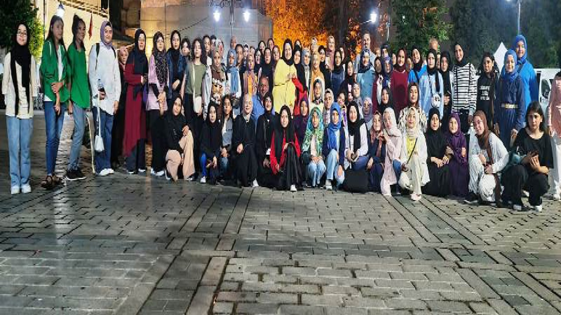 'Gözümün Nuru Namazımı Kılıyorum' Etkinliği Finalini İstanbul Gezisiyle Taçlandırdık